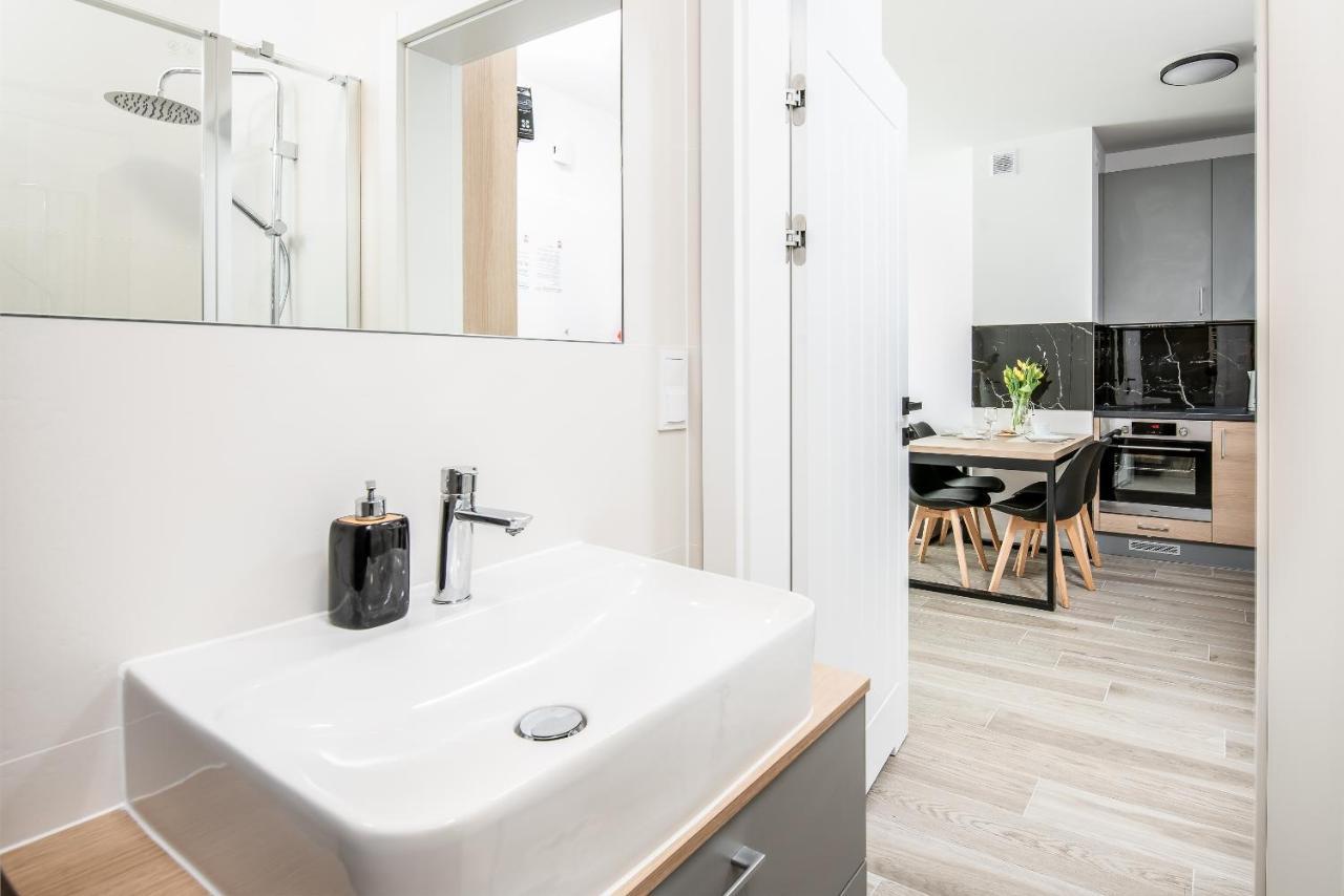 5D Apartamenty Fredry 2/36 โควอบเซก ภายนอก รูปภาพ